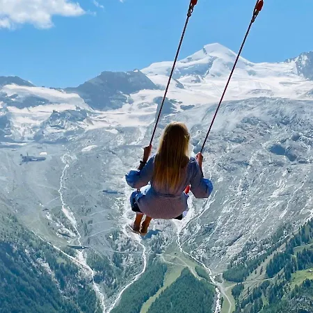 Stirling Luxury & Alpstuga