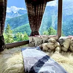Stirling Luxury &